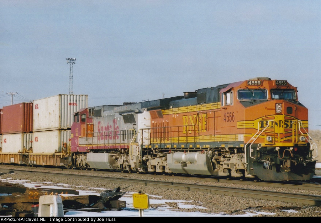 BNSF 4556 East